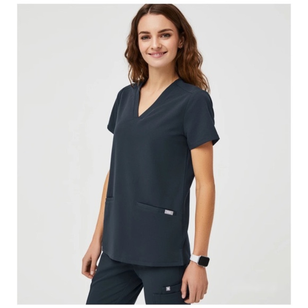 NWT Figs Medium Dark Harbor Casma Top